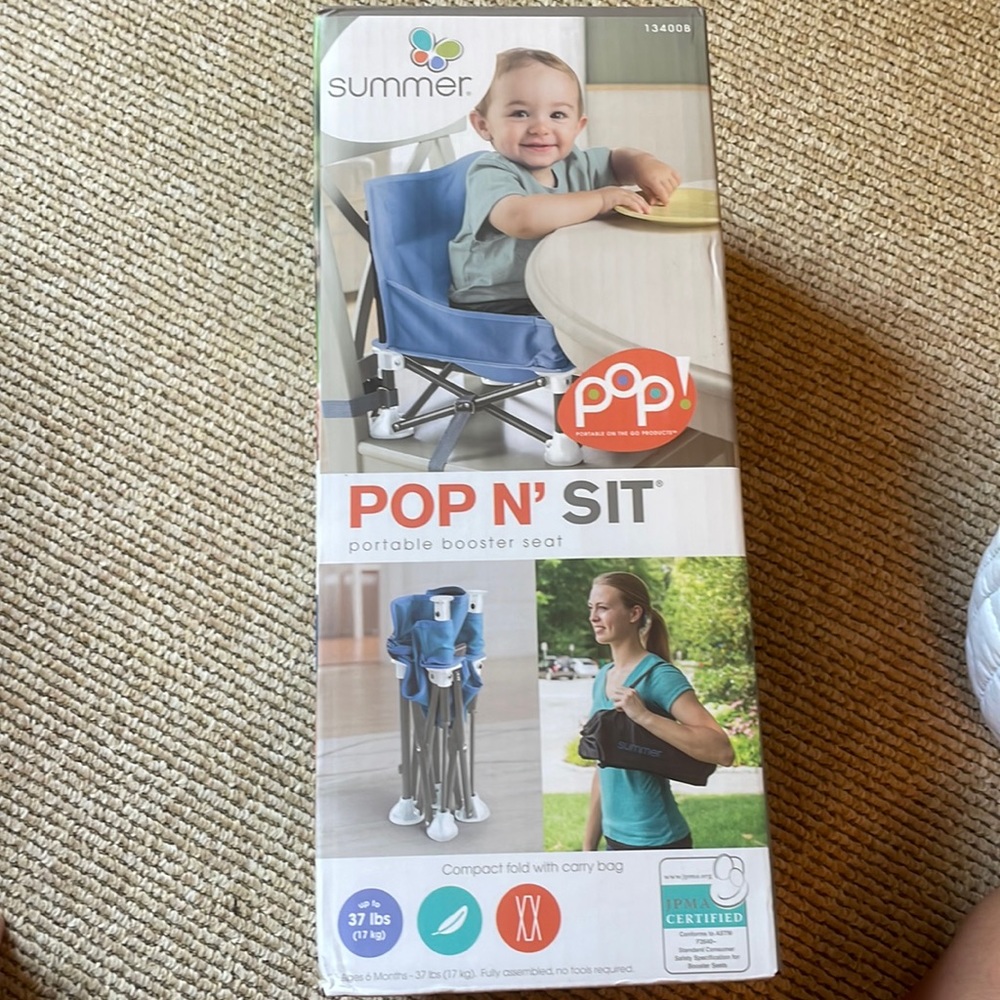 Summer Pop N’ Sit blue portable booster seat with tray